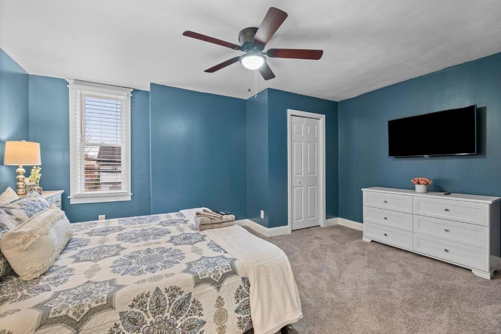 New! High-end Manchester W/ A Hot Tub Holiday home Pittsburgh