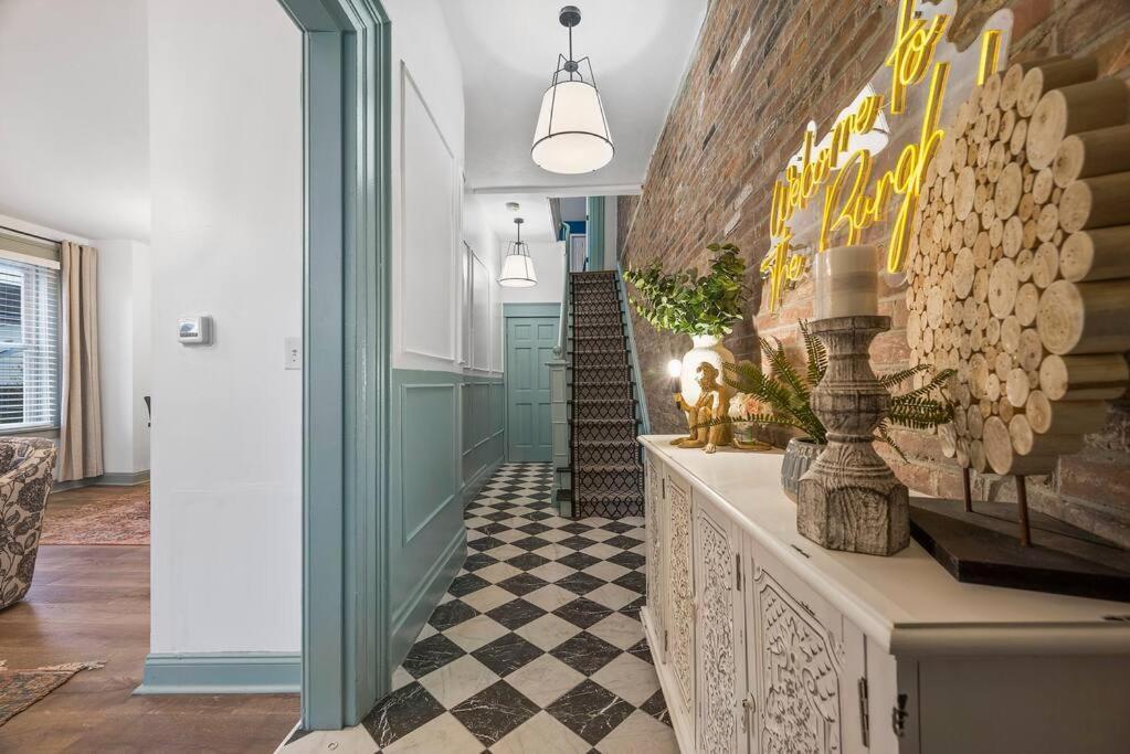 New! High-end Manchester W/ A Hot Tub Holiday home