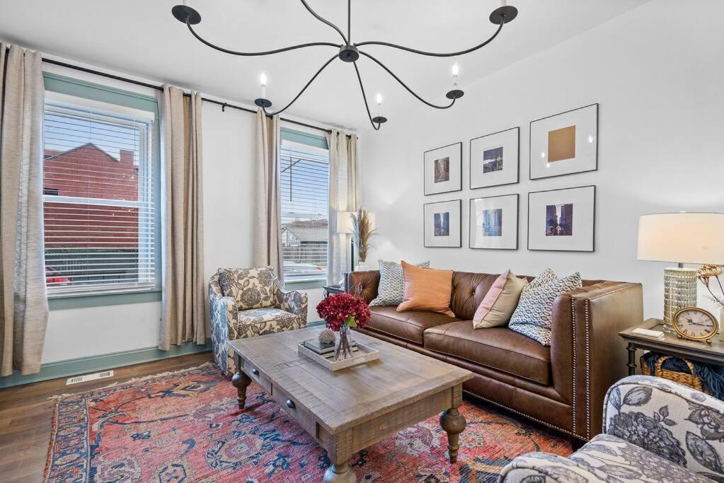New! High-end Manchester W/ A Hot Tub Pittsburgh