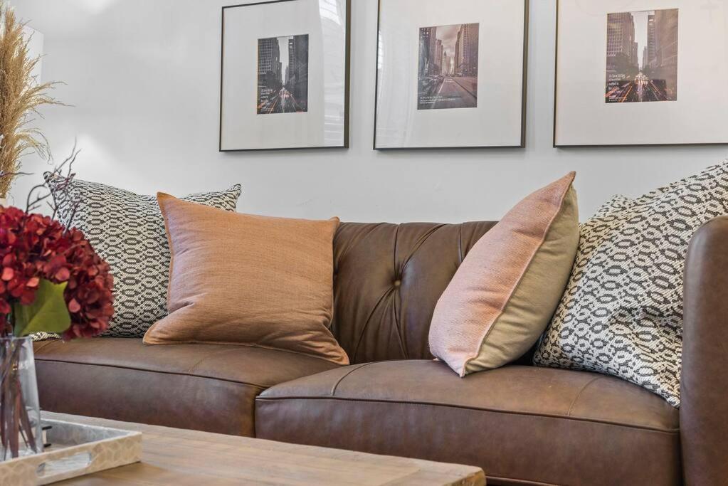 Holiday home New! High-end Manchester W/ A Hot Tub *