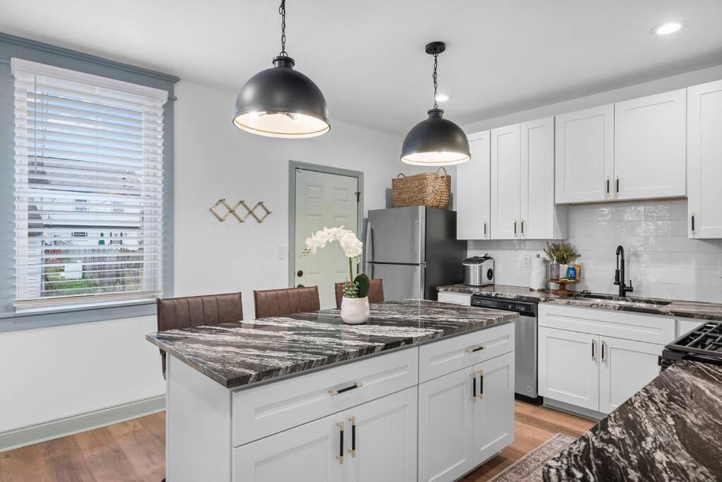 New! High-end Manchester W/ A Hot Tub Pittsburgh